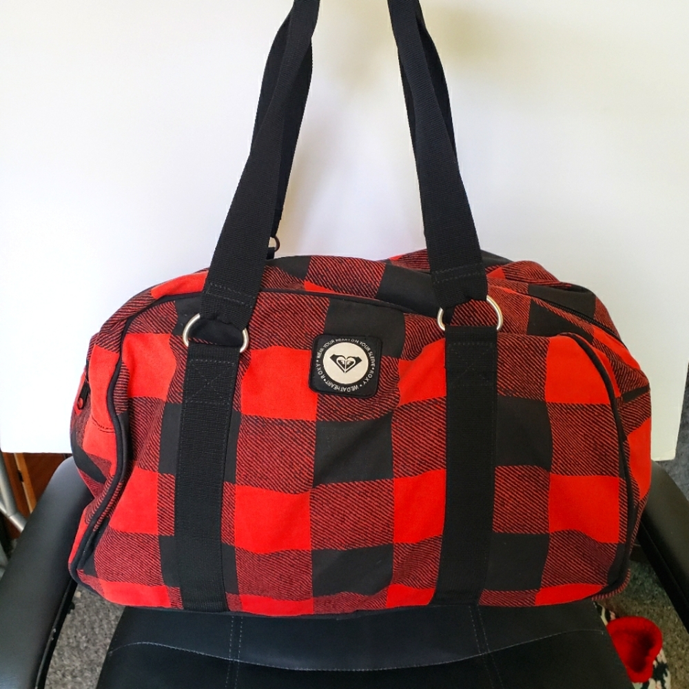 ROXY RED AND BLACK DUFFLE DUFFEL BAG